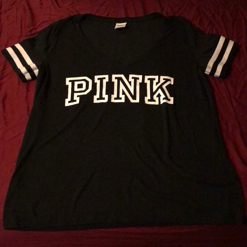 VS pink black tee